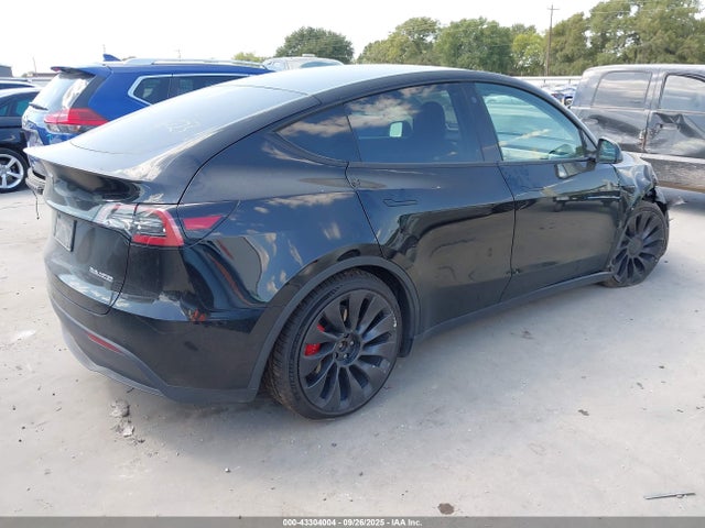 2021 TESLA MODEL Y 5YJYGDEF7MF197324 Photo 3