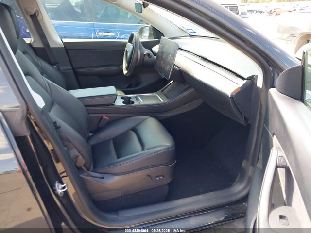 2021 TESLA MODEL Y 5YJYGDEF7MF197324 Photo 4