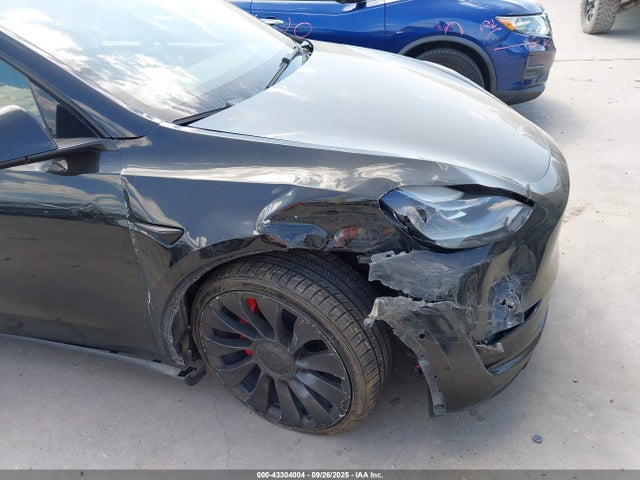 2021 TESLA MODEL Y 5YJYGDEF7MF197324 Photo 5