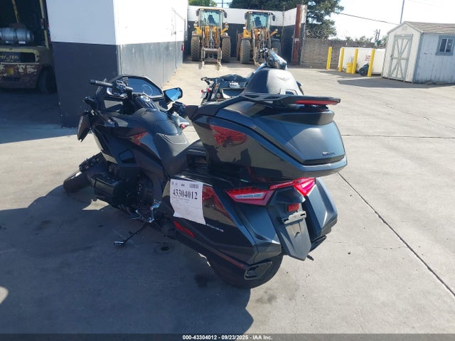 2021 HONDA GL1800 JH2SC7954MK300648 Photo 2
