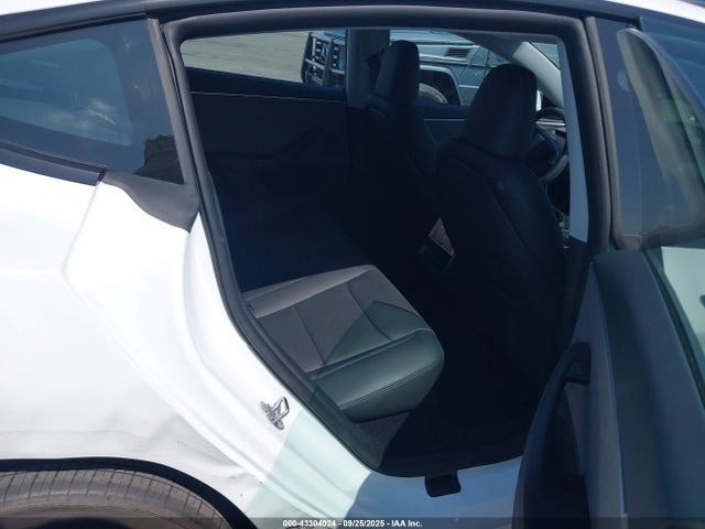 2025 TESLA MODEL 3 5YJ3E1EA7SF024855 Photo 7