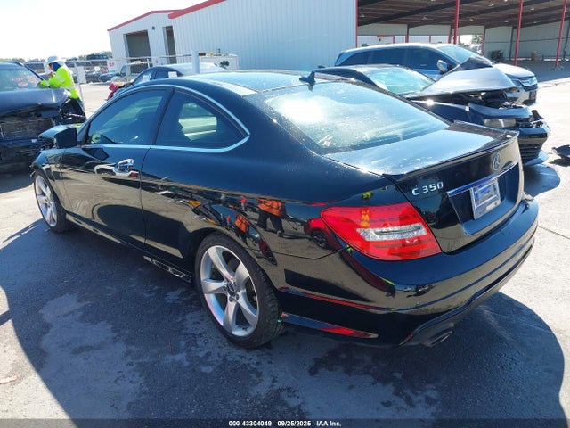 2015 Mercedes-benz C 350 Sport მანქანა იყიდება აუქციონზე, vin: WDDGJ5HBXFG422362, აუქციონის ნომერი: 43304049