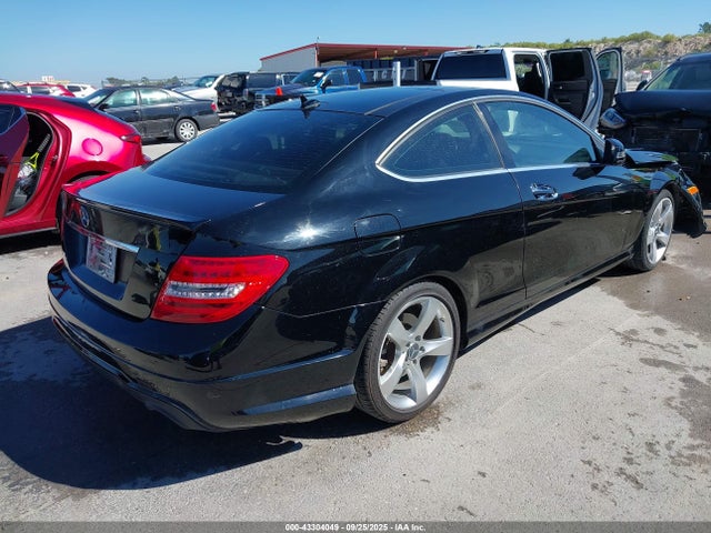 2015 Mercedes-benz C 350 Sport მანქანა იყიდება აუქციონზე, vin: WDDGJ5HBXFG422362, აუქციონის ნომერი: 43304049