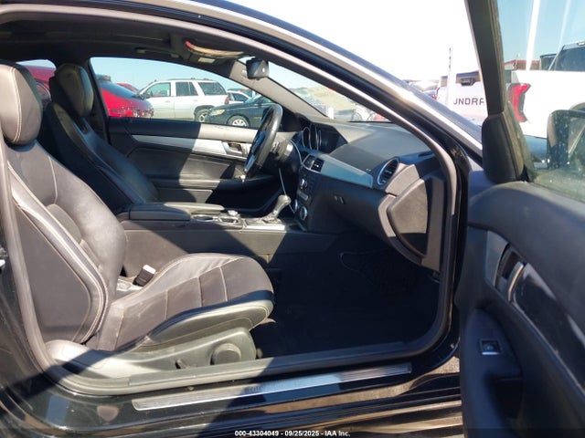 2015 Mercedes-benz C 350 Sport მანქანა იყიდება აუქციონზე, vin: WDDGJ5HBXFG422362, აუქციონის ნომერი: 43304049