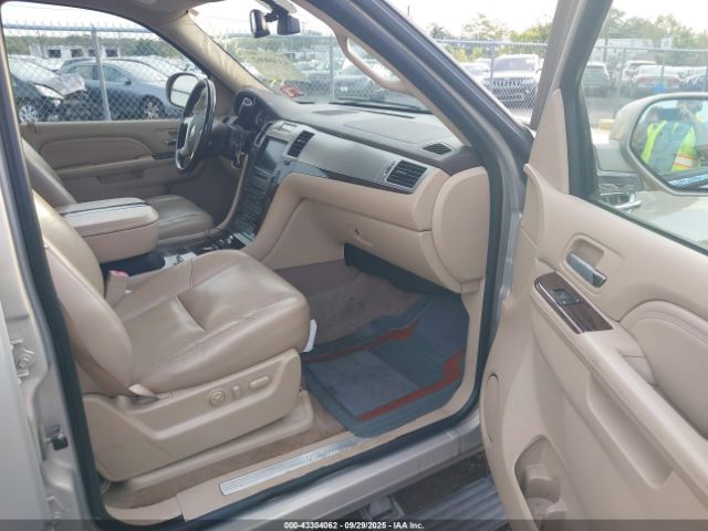 2010 CADILLAC ESCALADE ESV 1GYUKJEF3AR114967 Photo 4