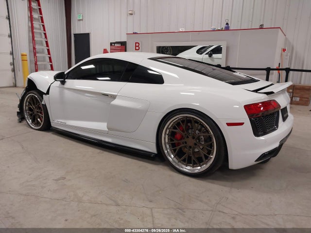 2018 AUDI R8 WUABAAFX1J7901910 Photo 2