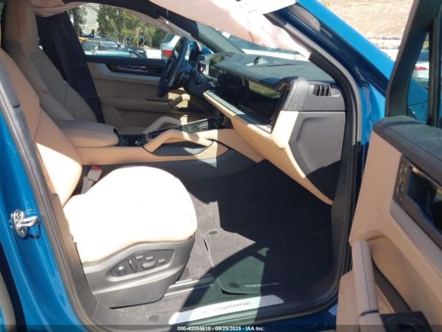 2025 PORSCHE CAYENNE COUPE WP1BA2AY4SDA31364 Photo 4