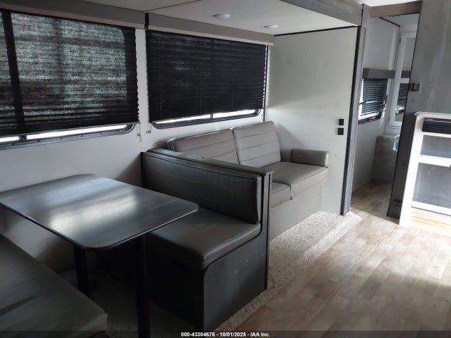 43304678 :رقم المزاد ، 4YDTH1M23N7245605 vin ، 2022 Keystone 272bh مزاد بيع