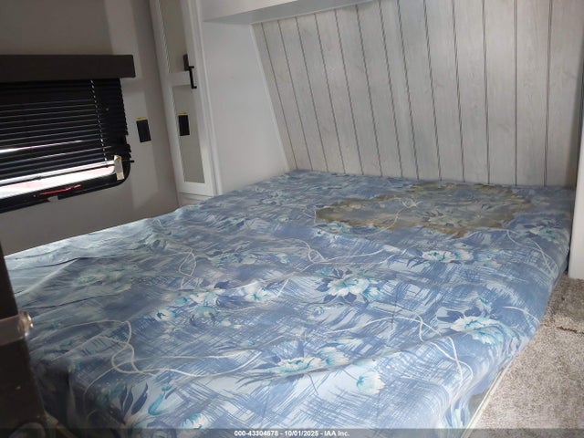 43304678 :رقم المزاد ، 4YDTH1M23N7245605 vin ، 2022 Keystone 272bh مزاد بيع