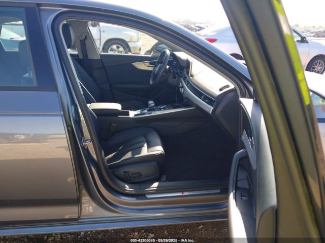 2018 AUDI A4 WAUKMAF46JA230115 Photo 4