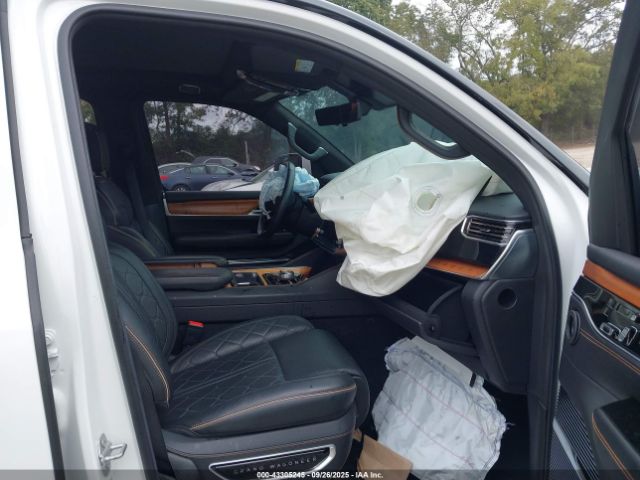 2022 JEEP GRAND WAGONEER 1C4SJVGJ4NS140629 Photo 4