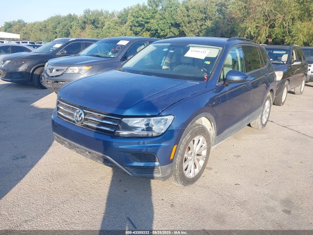 Volkswagen Tiguan 2018 3VV1B7AX3JM096435 Image 2