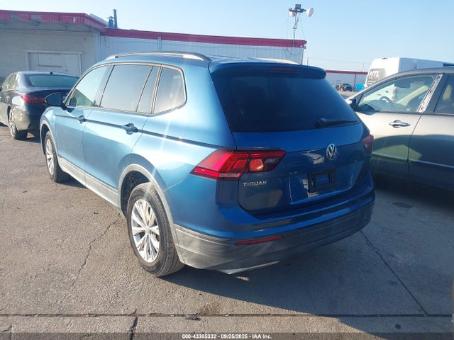 Volkswagen Tiguan 2018 3VV1B7AX3JM096435 Image 3