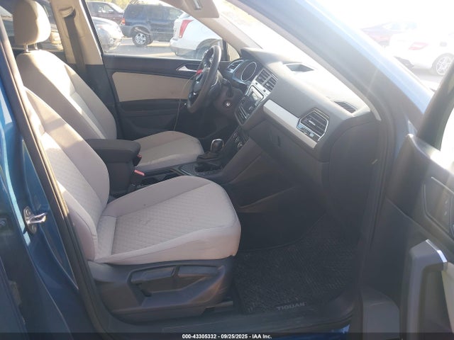 Volkswagen Tiguan 2018 3VV1B7AX3JM096435 Image 5
