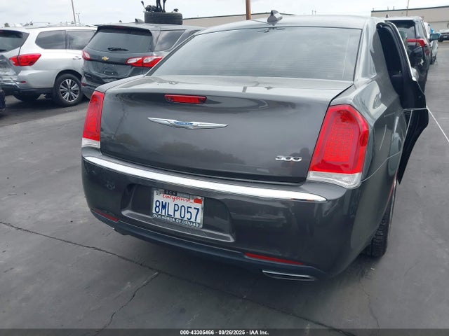 2C3CCAEGXJH207867 Chrysler 300