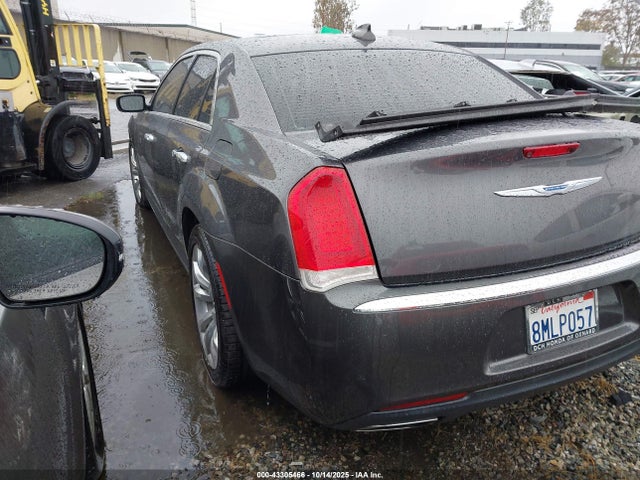 2C3CCAEGXJH207867 Chrysler 300