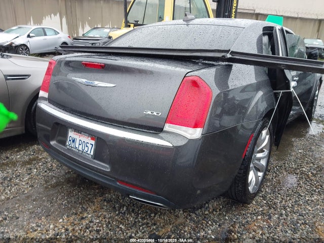 2C3CCAEGXJH207867 Chrysler 300