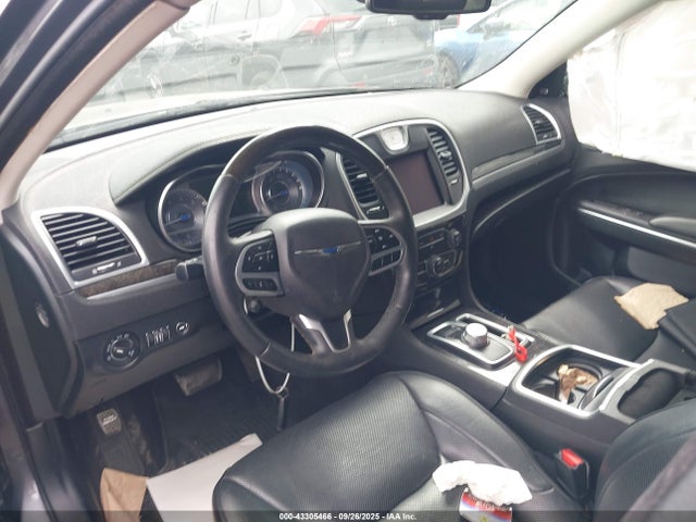 2C3CCAEGXJH207867 Chrysler 300