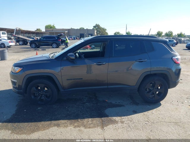 Jeep 2019 2019 3C4NJDBB3KT595666 Image 14
