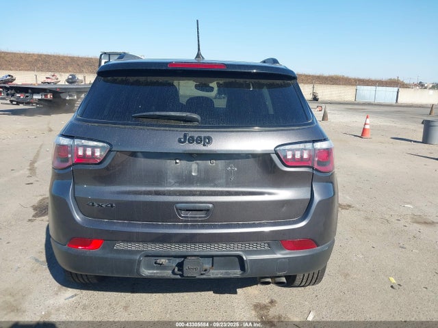Jeep 2019 2019 3C4NJDBB3KT595666 Image 16