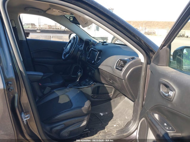 Jeep 2019 2019 3C4NJDBB3KT595666 Image 5