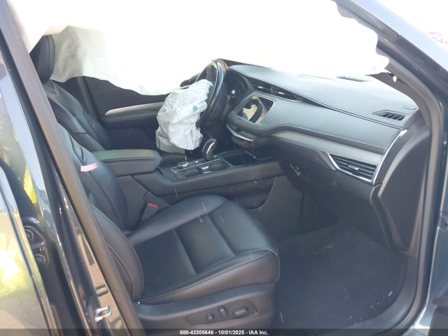 2019 CADILLAC XT4 1GYFZCR41KF177822 Photo 4