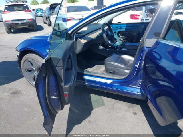 2018 TESLA MODEL 3 5YJ3E1EA5JF041958 Photo 4