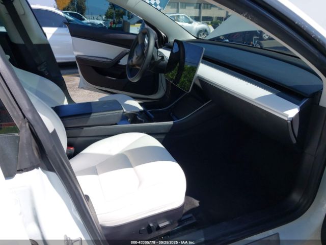 2020 TESLA MODEL 3 5YJ3E1EA6LF615647 Photo 4