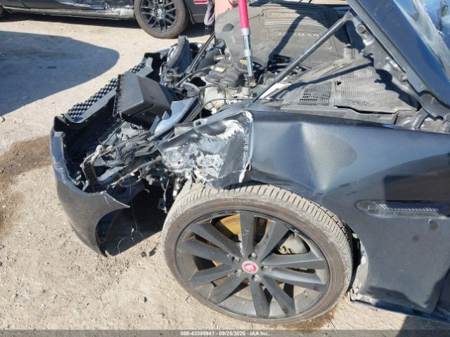 2017 JAGUAR XE SAJAE4BV3HA972155 Photo 5