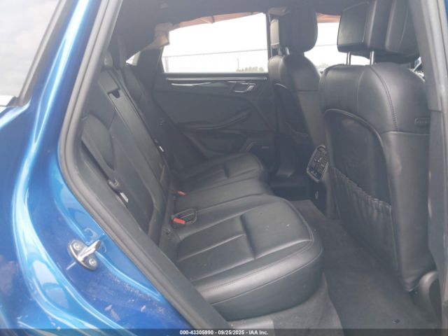 2017 PORSCHE MACAN WP1AA2A55HLB02216 Photo 7