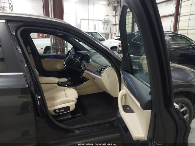 WBX57DP08NN169677 BMW X3