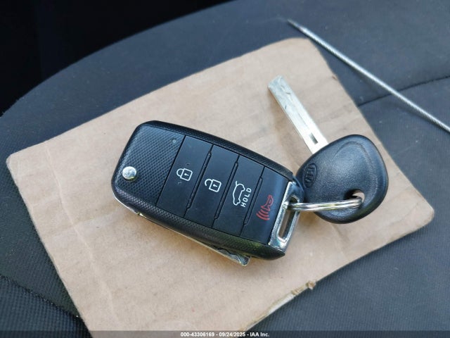 KIA g 2018 KNDJN2A29J7505030 Image 11