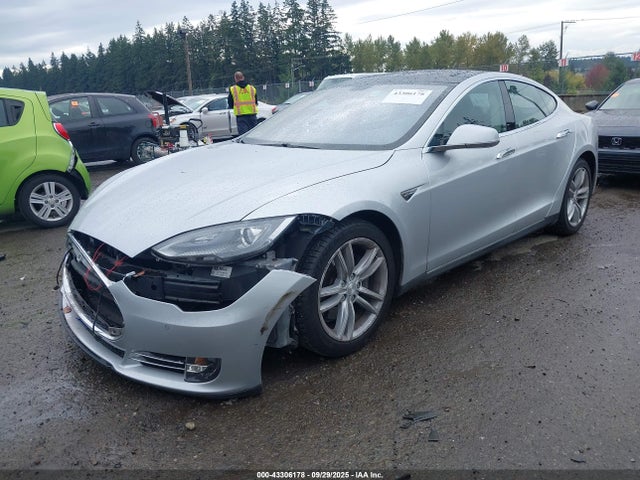 2013 TESLA MODEL S 5YJSA1CG1DFP27448 Photo 1