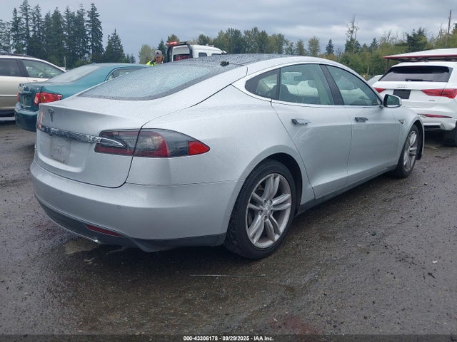 2013 TESLA MODEL S 5YJSA1CG1DFP27448 Photo 3