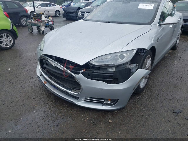 2013 TESLA MODEL S 5YJSA1CG1DFP27448 Photo 5