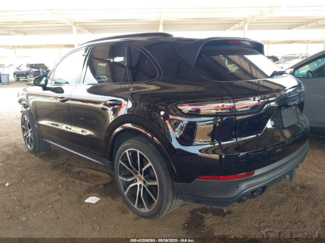 2021 PORSCHE CAYENNE WP1AB2AY7MDA27076 Photo 2