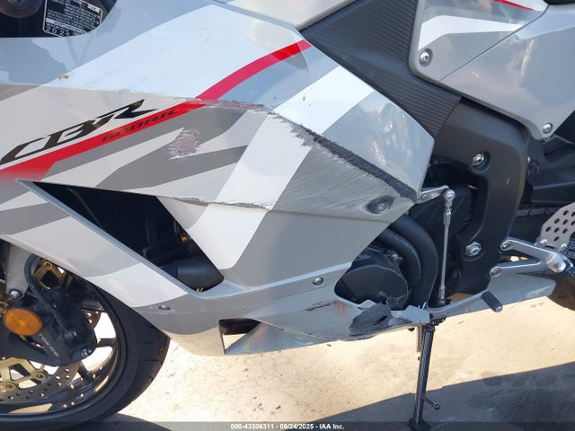 Honda Cbr600 Rr 2025 JH2PC40H3SK200422 Image 12