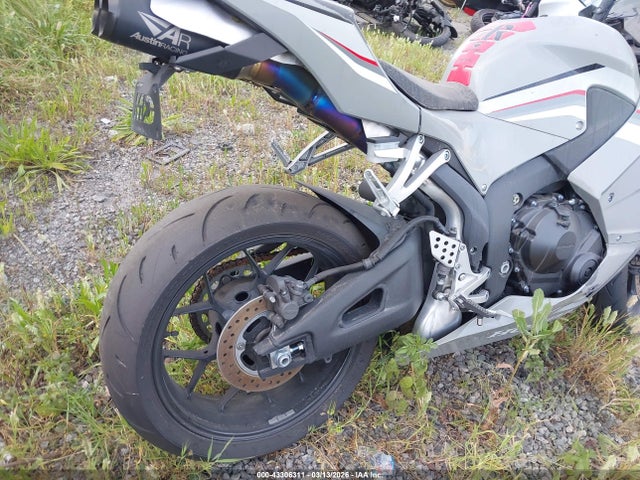Honda Cbr600 Rr 2025 JH2PC40H3SK200422 Image 4