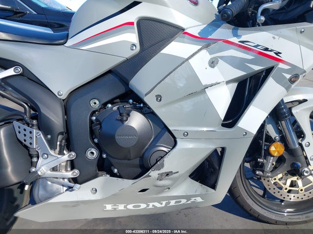 Honda Cbr600 Rr 2025 JH2PC40H3SK200422 Image 8