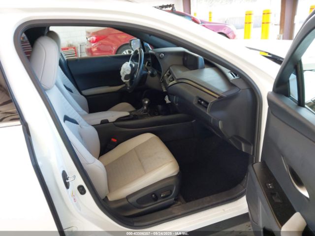 2019 LEXUS UX 200 JTHY3JBH8K2014530 Photo 4