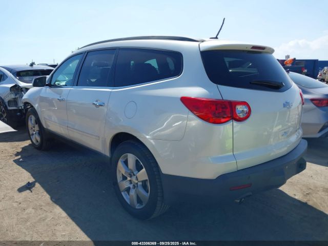 2012 CHEVROLET TRAVERSE 1GNKRLED2CJ184102 Photo 2
