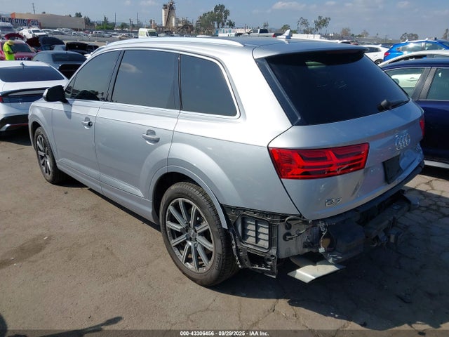 2017 AUDI Q7 WA1VAAF79HD009484 Photo 2