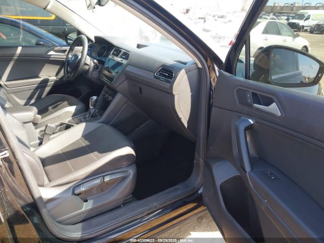 2019 VOLKSWAGEN TIGUAN 3VV3B7AX6KM144231 Photo 4