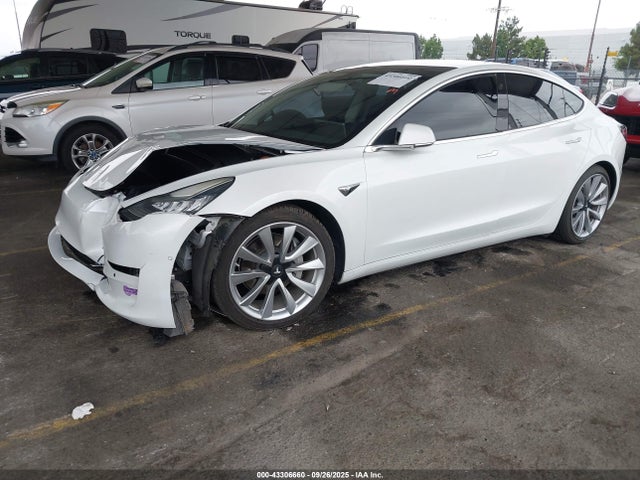 2019 TESLA MODEL 3 5YJ3E1EA9KF190553 Photo 1