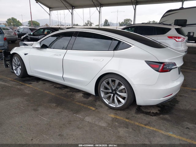 2019 TESLA MODEL 3 5YJ3E1EA9KF190553 Photo 2