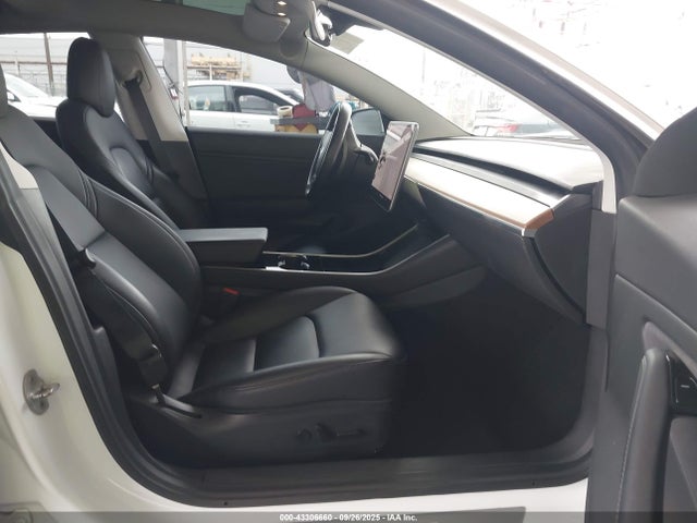 2019 TESLA MODEL 3 5YJ3E1EA9KF190553 Photo 4