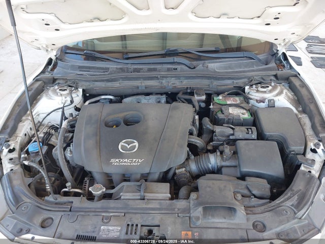 JM1BM1V74E1113315 Mazda pe