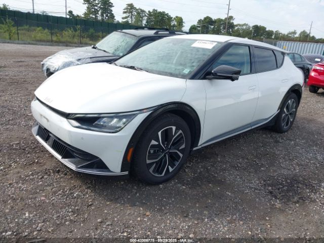 2022 KIA EV6 KNDC3DLC7N5076195 Photo 1