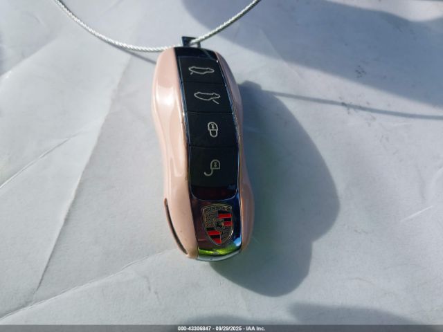 2017 PORSCHE 718 CAYMAN WP0AA2A85HK270097 Photo 10