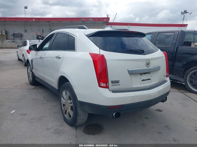 2015 CADILLAC SRX 3GYFNAE32FS527859 Photo 2
